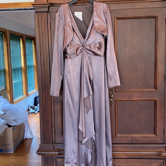 Beautiful Chadwicks size 8 evening gown gray - Picture 6 of 8